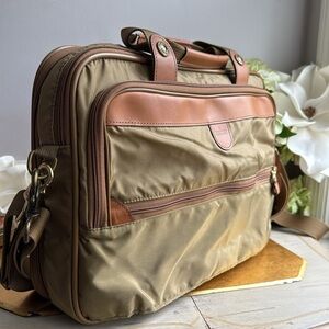 VNWOT! Hartmann Nylon and Leather Expandable Messenger Bag